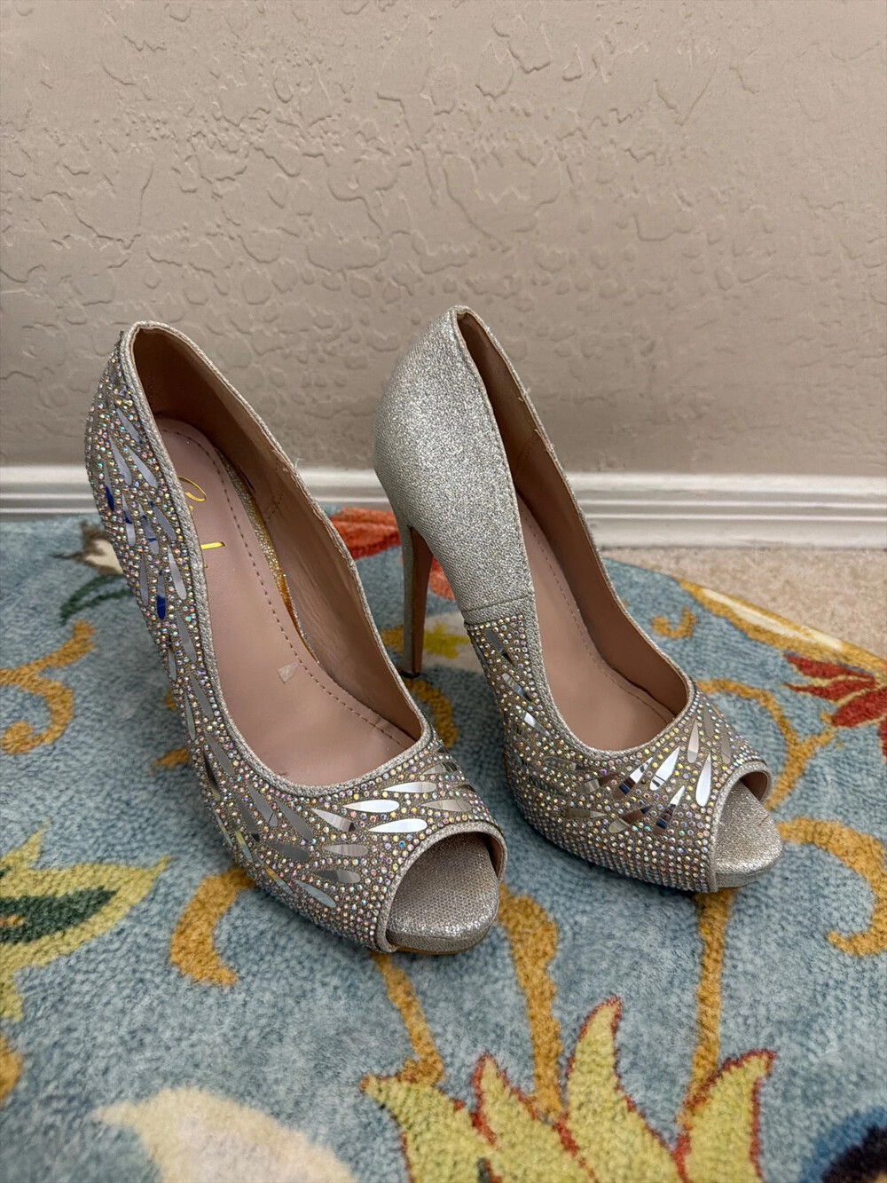 Cindy Studded heels shoes, Sz 7.5
